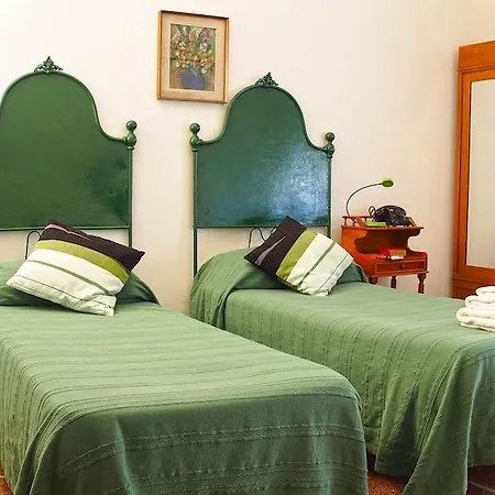 Bed & Breakfast 2 Passi Da 2*