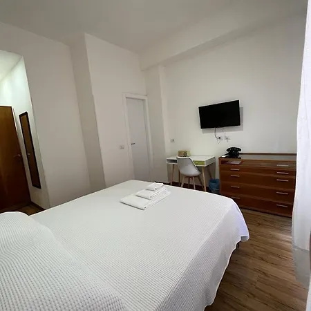 2 Passi Da Bed & Breakfast Rome