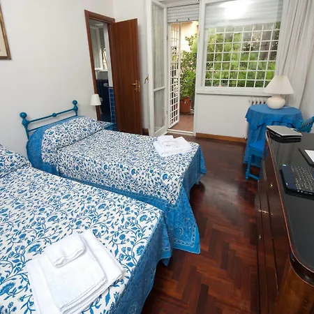 2 Passi Da Bed & Breakfast 3*