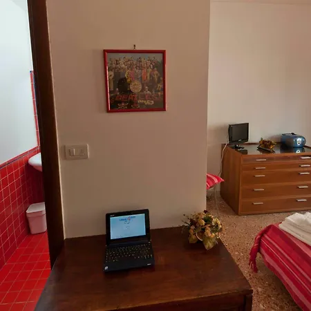 2 Passi Da Bed & Breakfast 3*