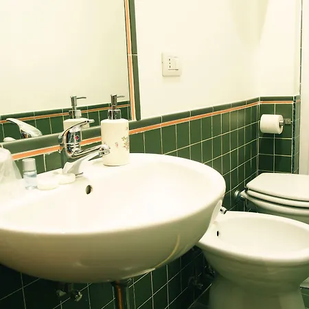 2 Passi Da Bed & Breakfast Rome