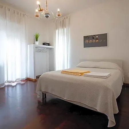 Bed and breakfast 2 Passi Da Roma