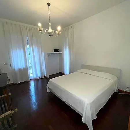 2 Passi Da לינה וארוחת בוקר 3*