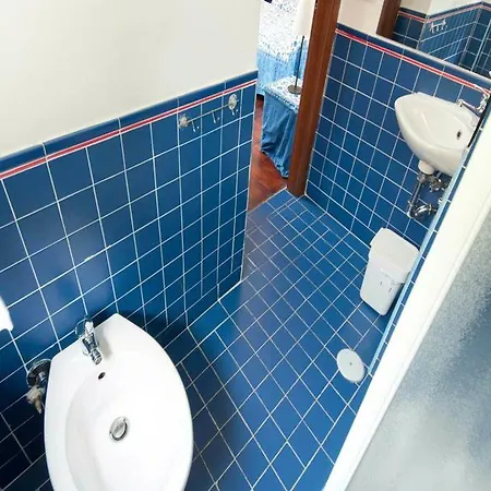 2 Passi Da Bed & Breakfast 3*