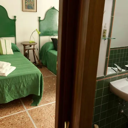 2 Passi Da Bed and breakfast